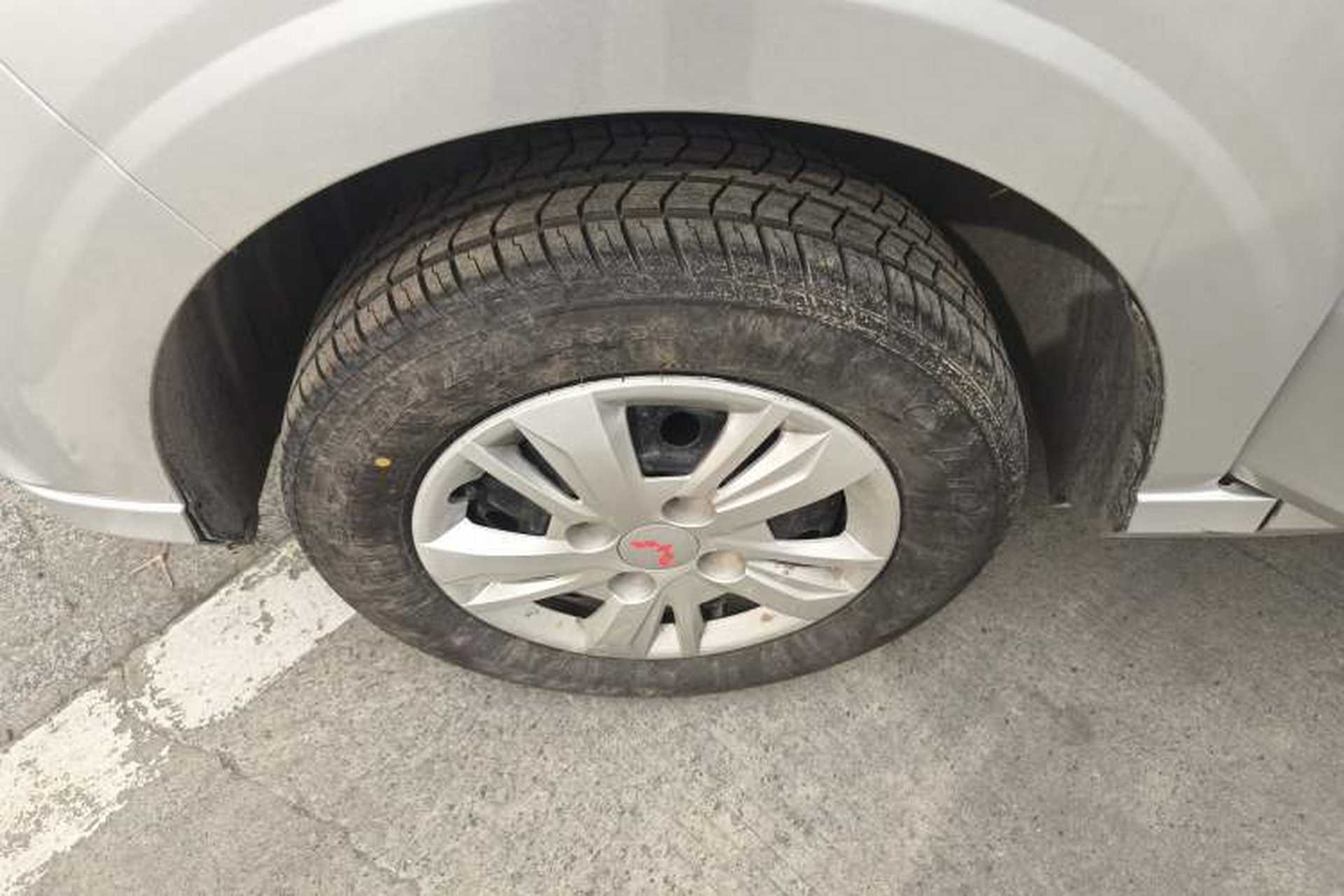 Used Wuling Hongguang 2019 1.5L S Basic Version China VI Standard LAR Exterior 1