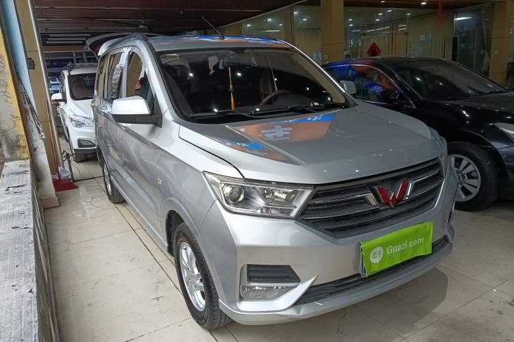 Used Wuling Hongguang 2019 1.5L S Standard Version China VI LAR Exterior 1