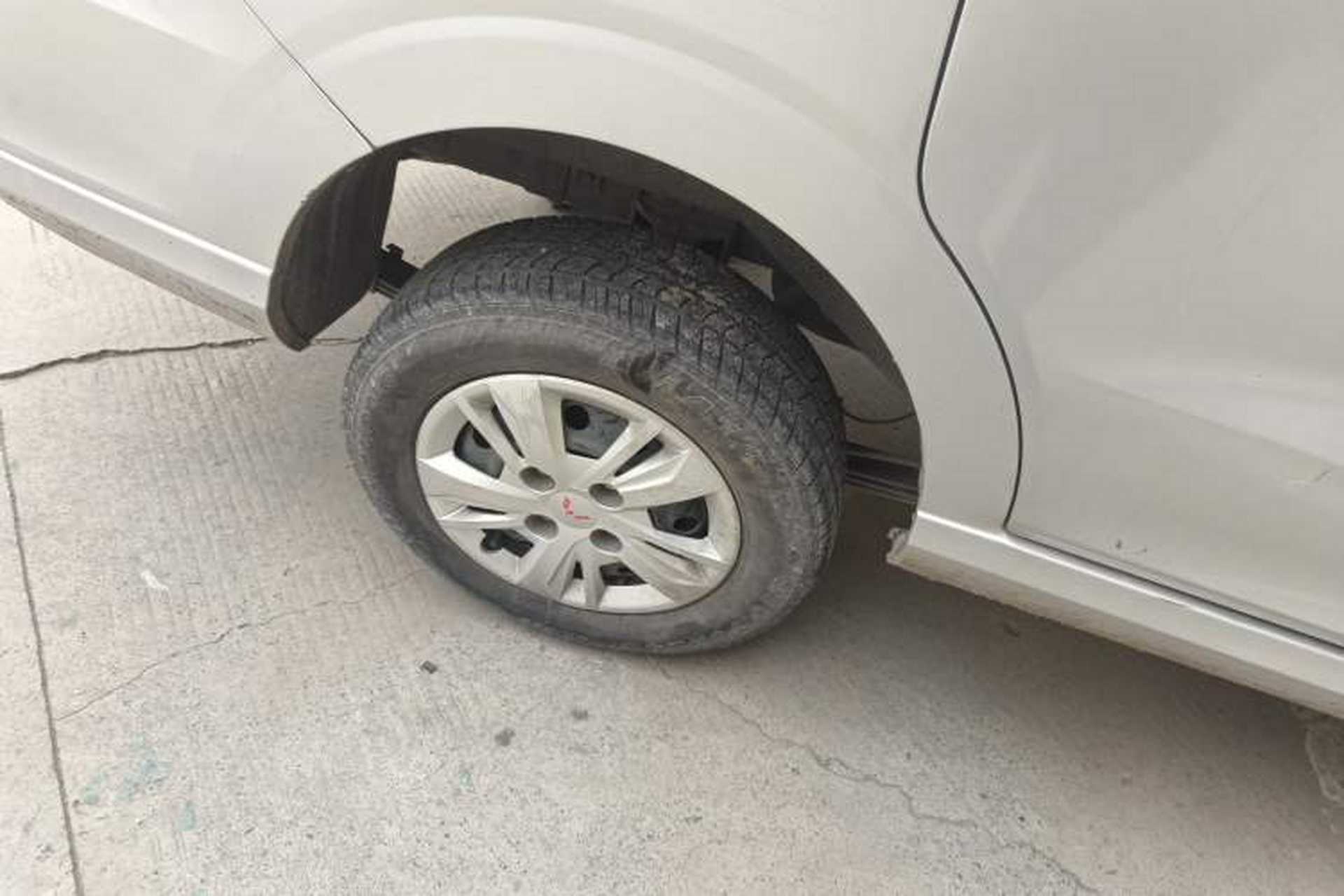 Used Wuling Hongguang 2019 1.5L S Basic Version China VI Standard LAR Exterior 2