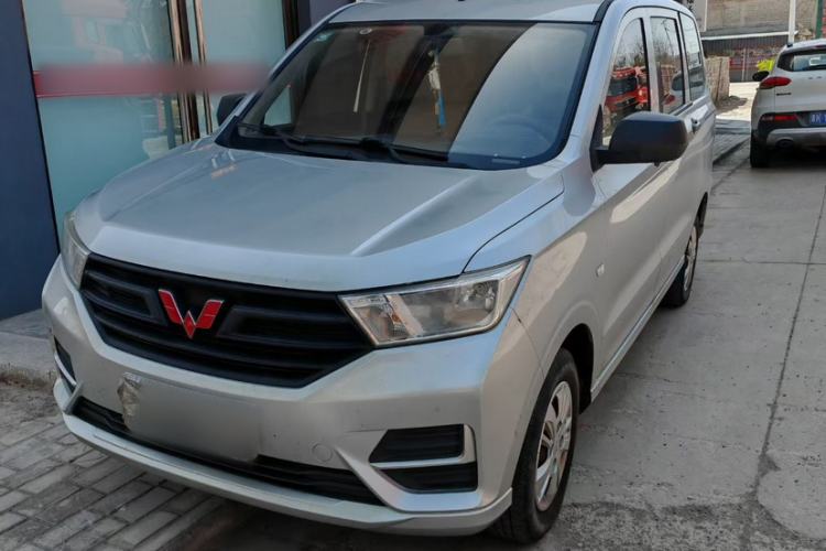 Used Wuling Hongguang 2019 1.5L S Basic Version China VI Standard LAR Exterior 3