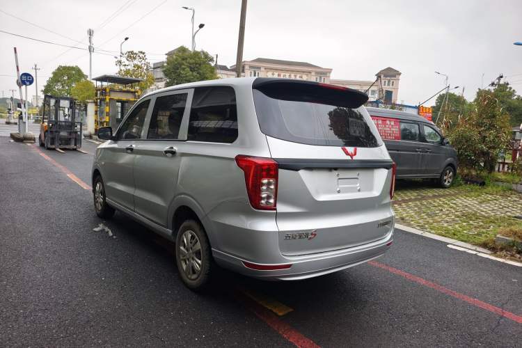 Used Wuling Hongguang 2019 1.5L S Basic Version China VI Standard LAR Exterior 4