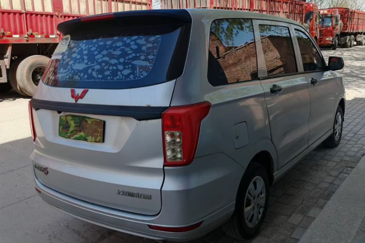 Used Wuling Hongguang 2019 1.5L S Basic Version China VI Standard LAR Exterior 5