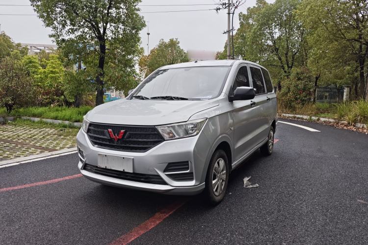 Used Wuling Hongguang 2019 1.5L S Basic Version China VI Standard LAR Exterior 5