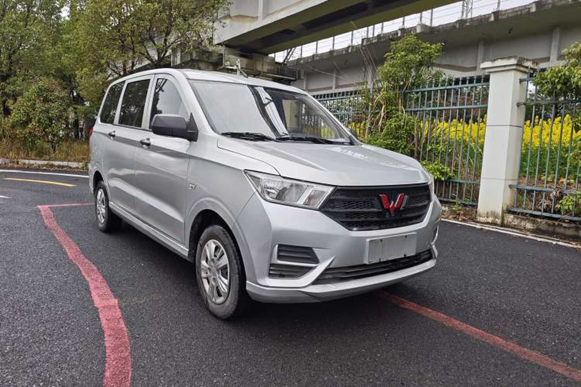 Used Wuling Hongguang 2019 1.5L S Basic Version China VI Standard LAR Exterior 7