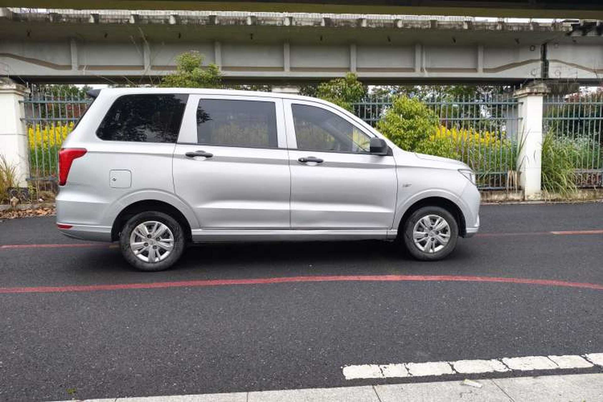 Used Wuling Hongguang 2019 1.5L S Basic Version China VI Standard LAR Exterior 8