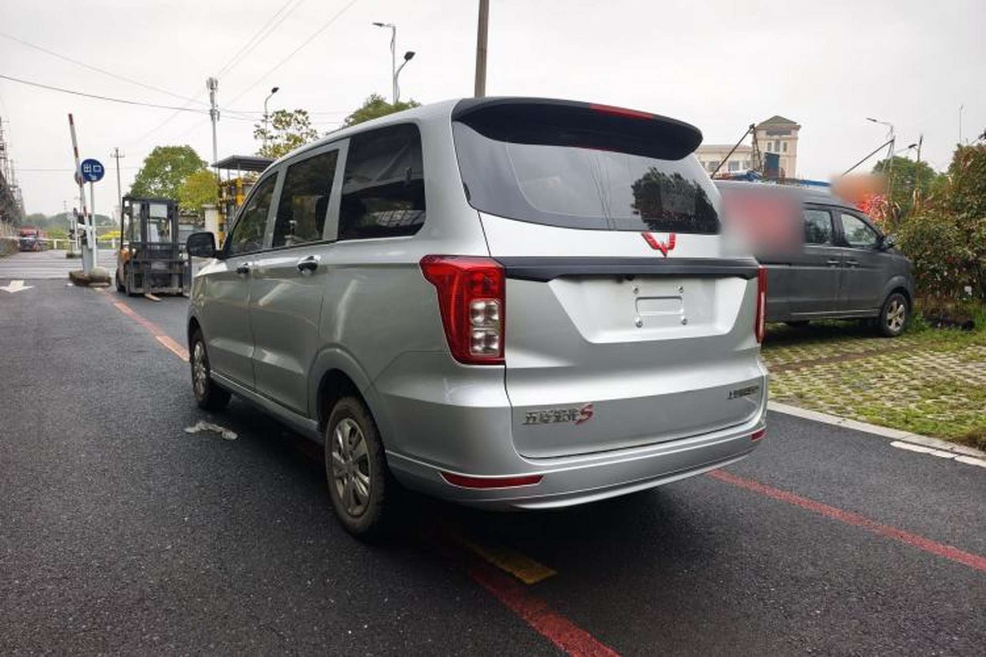 Used Wuling Hongguang 2019 1.5L S Basic Version China VI Standard LAR Exterior 9