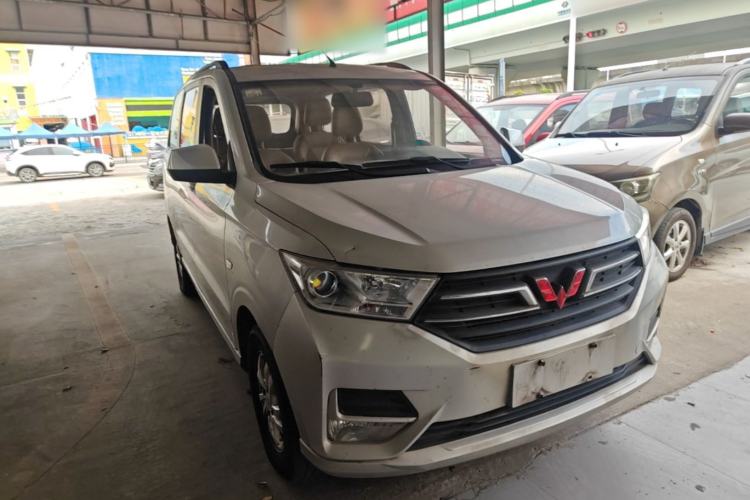 Used Wuling Hongguang 2019 1.5L S Comfort Edition China VI LAR Front Right 45 Deg