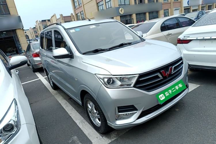 Used Wuling Hongguang 2019 1.5L S Standard Version China VI LAR Front Right 45 Deg