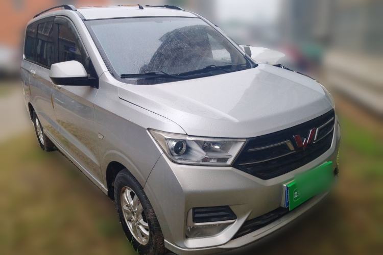 Used Wuling Hongguang 2019 1.5L S Comfort Edition China VI LAR Front Right 45 Deg