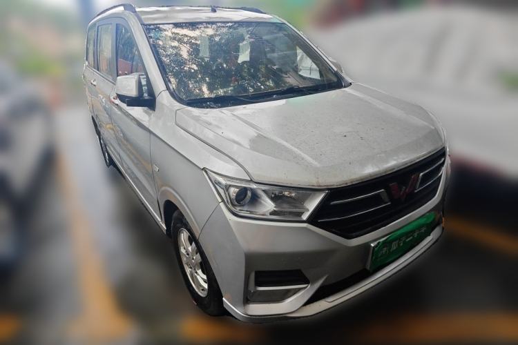Used Wuling Hongguang 2019 1.5L S Comfort Edition China VI LAR Front Right 45 Deg