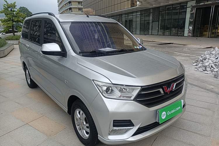 Used Wuling Hongguang 2019 1.5L S Comfort Edition China VI LAR Front Right 45 Deg