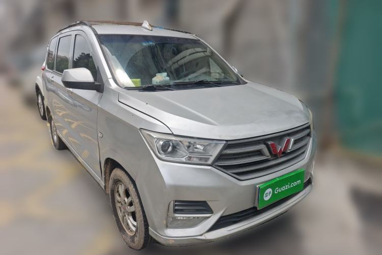 Used Wuling Hongguang 2019 1.5L S Comfort Edition China VI LAR Front Right 45 Deg