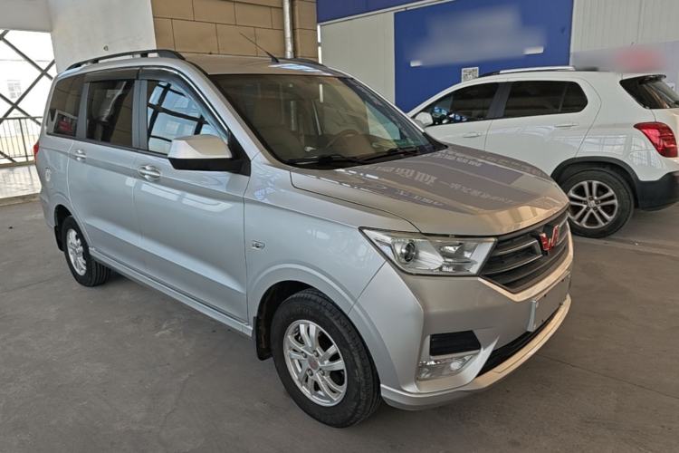 Used Wuling Hongguang 2019 1.5L S Comfort Edition China VI LAR Front Right 45 Deg