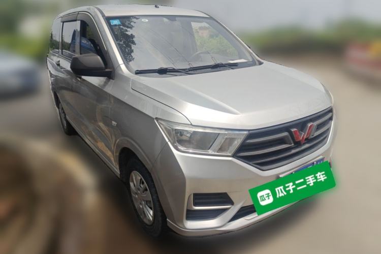 Used Wuling Hongguang 2019 1.5L S Basic Version China VI Standard LAR Front Right 45 Deg