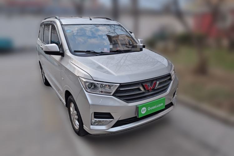 Used Wuling Hongguang 2019 1.5L S Standard Version China VI LAR Front Right 45 Deg