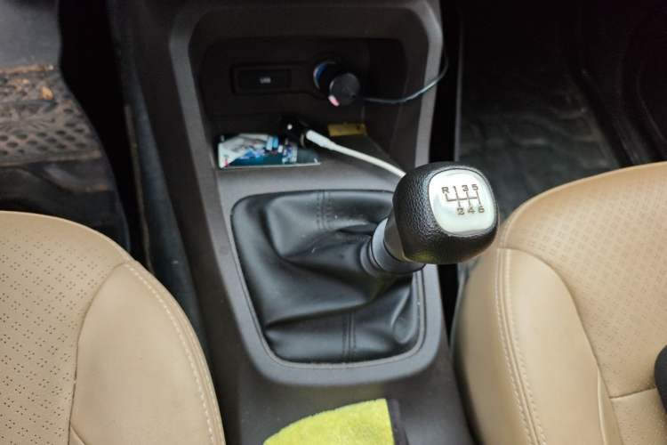 Used Wuling Hongguang 2019 1.5L S Comfort Edition China VI LAR Gear Lever