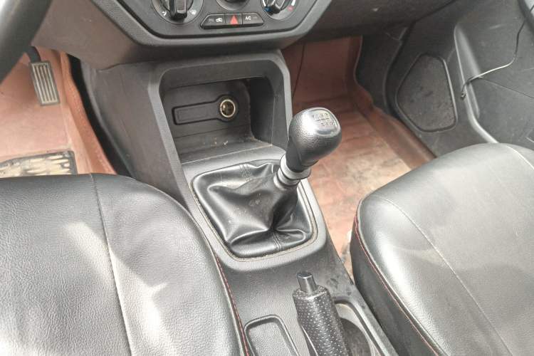 Used Wuling Hongguang 2019 1.5L S Basic Version China VI Standard LAR Gear Lever