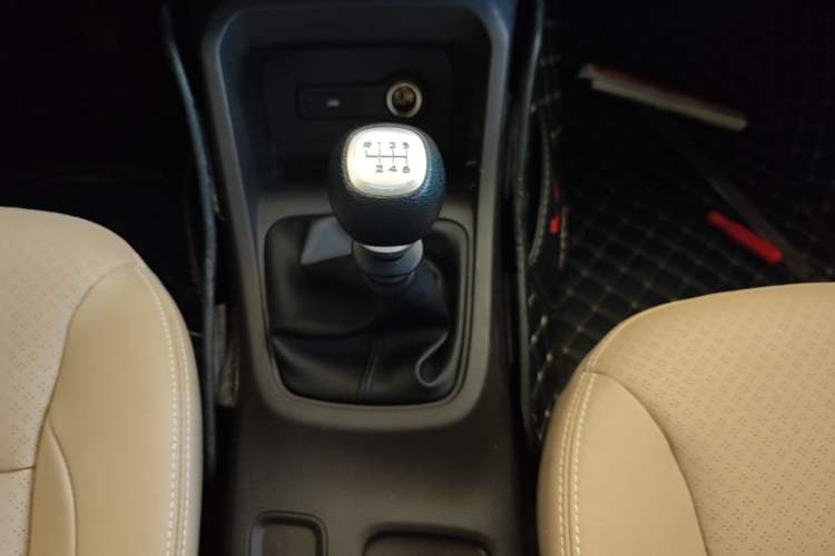 Used Wuling Hongguang 2019 1.5L S Comfort Edition China VI LAR Gear Lever