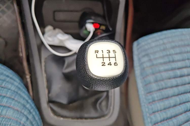 Used Wuling Hongguang 2019 1.5L S Standard Version China VI LAR Gear Lever