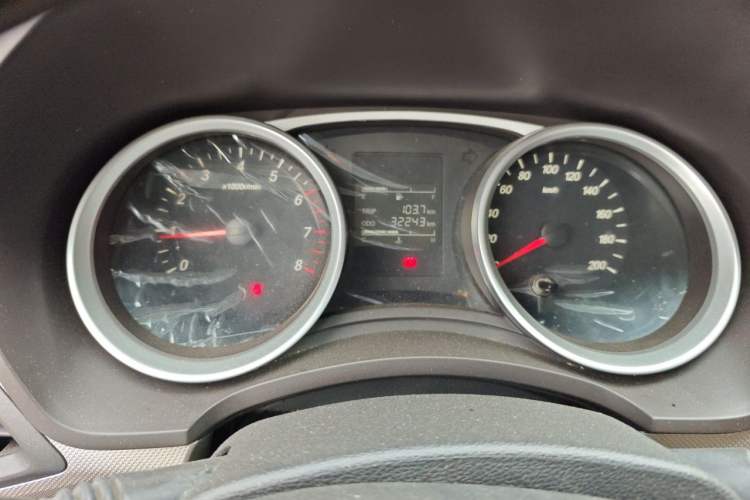 Used Wuling Hongguang 2019 1.5L S Comfort Edition China VI LAR Instrument Cluster