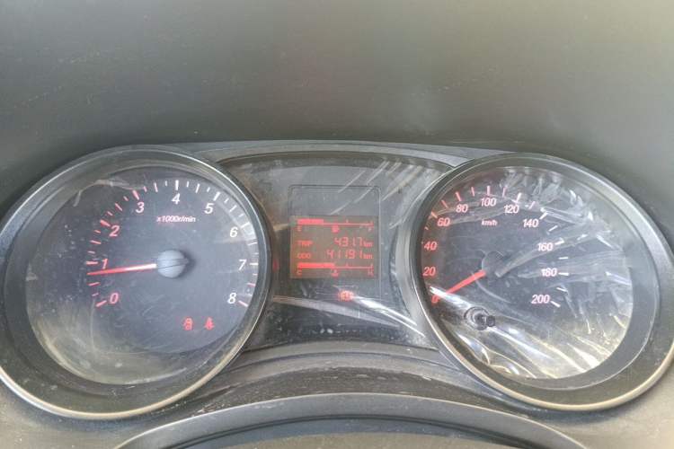 Used Wuling Hongguang 2019 1.5L S Basic Version China VI Standard LAR Instrument Cluster
