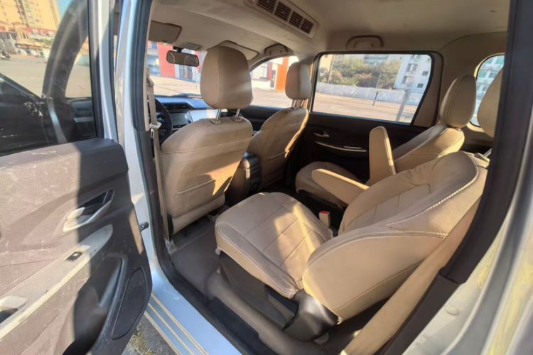Used Wuling Hongguang 2019 1.5L S Comfort Edition China VI LAR Interior 2