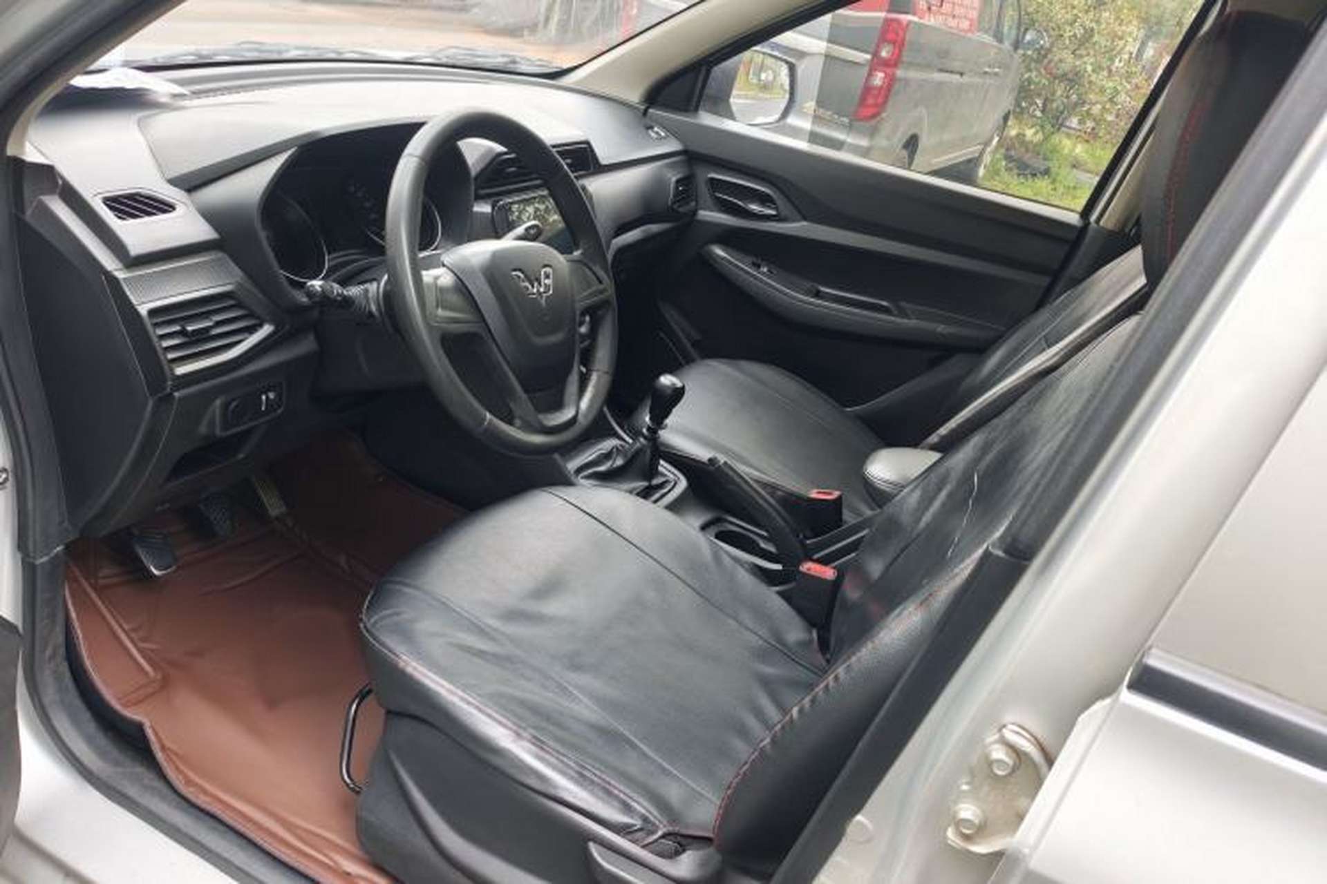 Used Wuling Hongguang 2019 1.5L S Basic Version China VI Standard LAR Interior 4