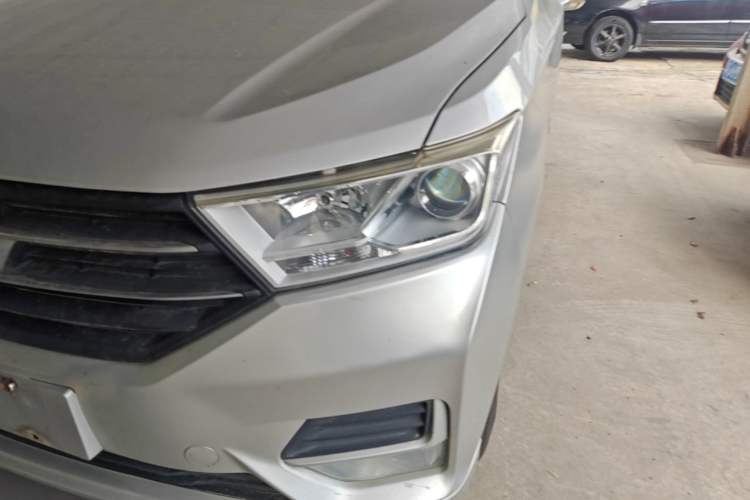 Used Wuling Hongguang 2019 1.5L S Comfort Edition China VI LAR Left Front Headlight