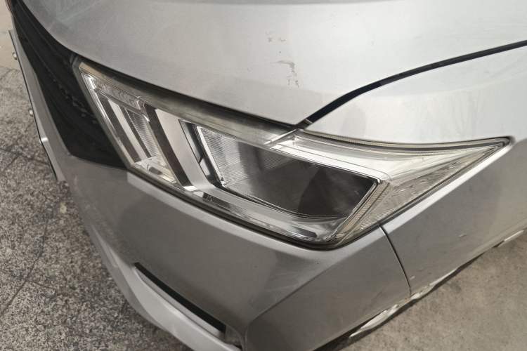 Used Wuling Hongguang 2019 1.5L S Basic Version China VI Standard LAR Left Front Headlight