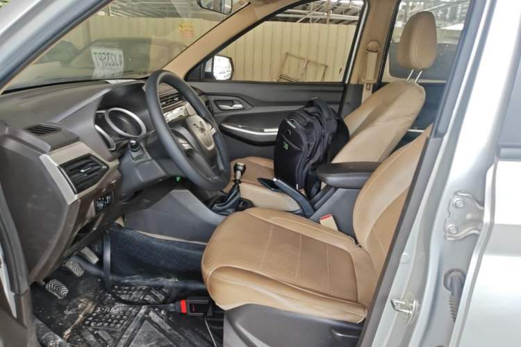 Used Wuling Hongguang 2019 1.5L S Comfort Edition China VI LAR Left Front Seat