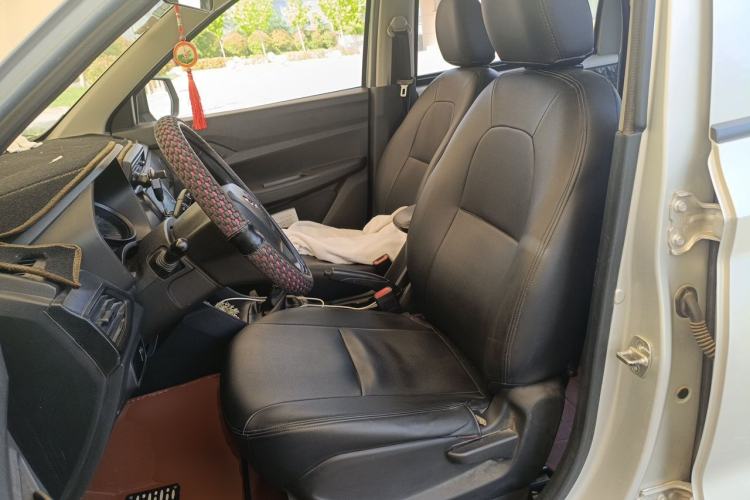 Used Wuling Hongguang 2019 1.5L S Basic Version China VI Standard LAR Left Front Seat