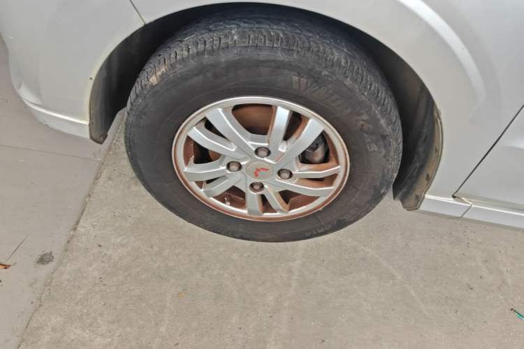 Used Wuling Hongguang 2019 1.5L S Comfort Edition China VI LAR Left Front Wheel Hub