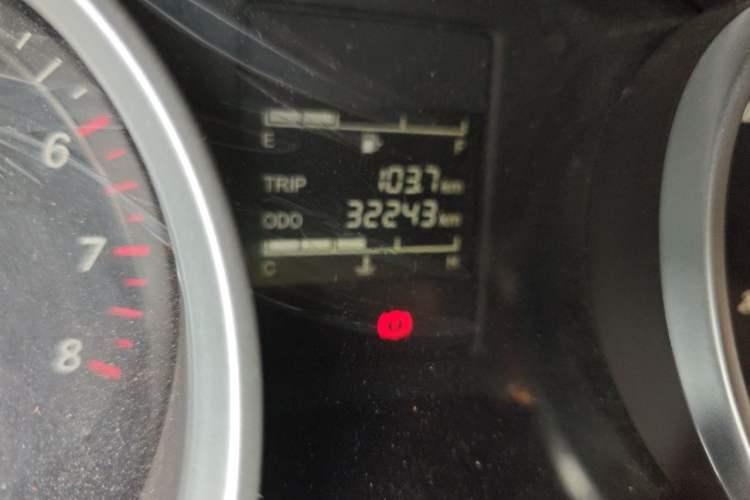 Used Wuling Hongguang 2019 1.5L S Comfort Edition China VI LAR Odometer Close Up