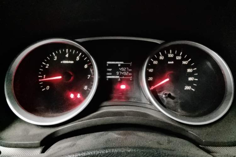 Used Wuling Hongguang 2019 1.5L S Comfort Edition China VI LAR Odometer Close Up