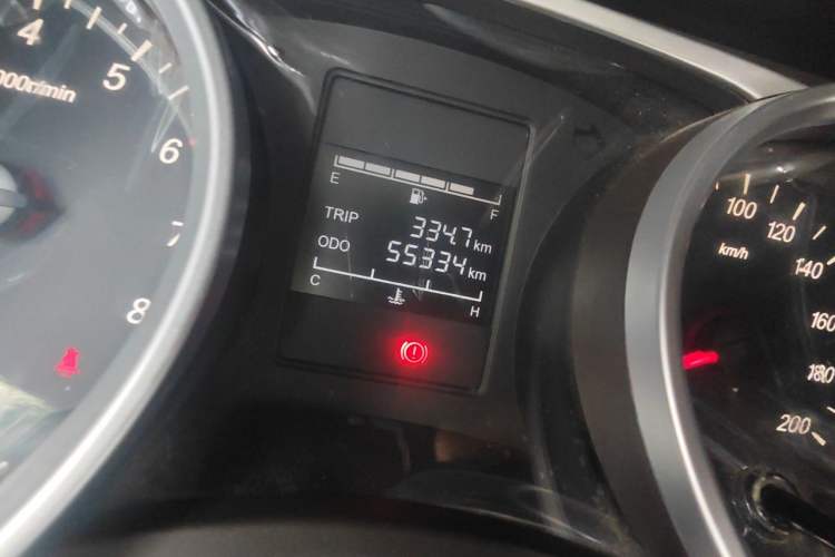 Used Wuling Hongguang 2019 1.5L S Comfort Edition China VI LAR Odometer Close Up