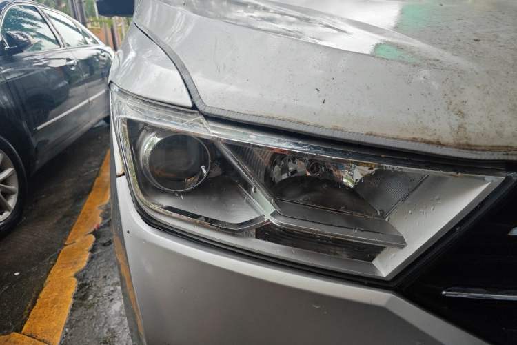 Used Wuling Hongguang 2019 1.5L S Comfort Edition China VI LAR Right Front Headlight