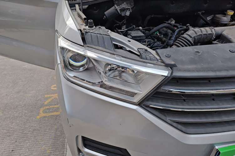 Used Wuling Hongguang 2019 1.5L S Standard Version China VI LAR Right Front Headlight