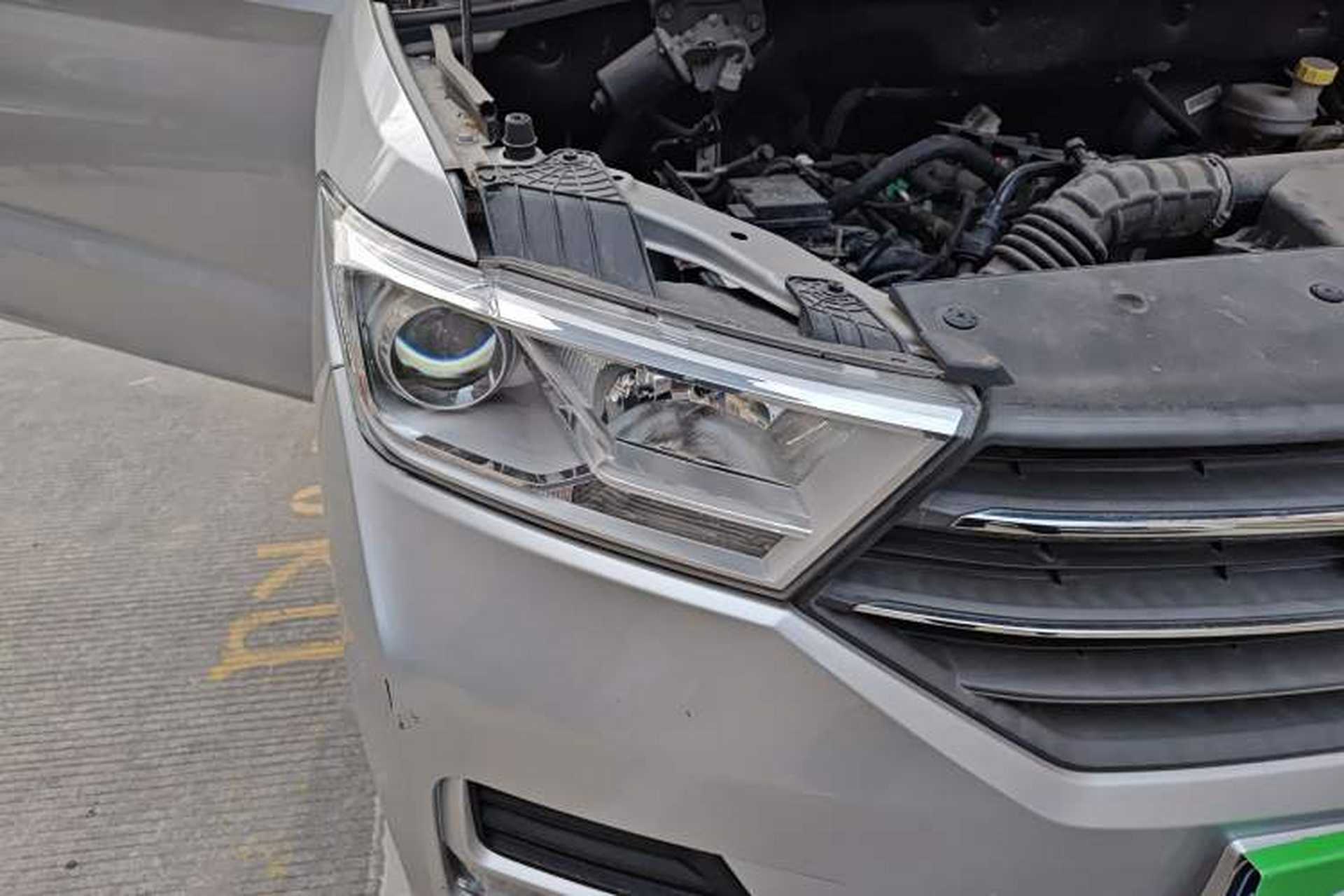 Used Wuling Hongguang 2019 1.5L S Standard Version China VI LAR Right Front Headlight
