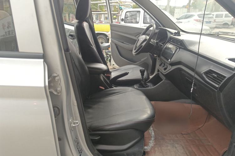 Used Wuling Hongguang 2019 1.5L S Basic Version China VI Standard LAR Right Front Seat
