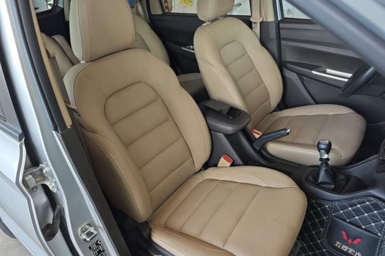 Used Wuling Hongguang 2019 1.5L S Comfort Edition China VI LAR Right Front Seat