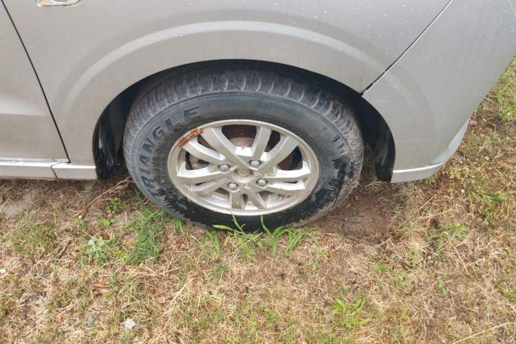 Used Wuling Hongguang 2019 1.5L S Comfort Edition China VI LAR Right Front Wheel Hub
