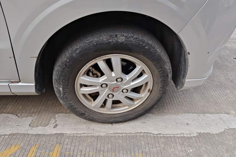 Used Wuling Hongguang 2019 1.5L S Standard Version China VI LAR Right Front Wheel Hub