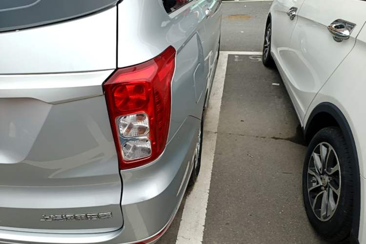 Used Wuling Hongguang 2019 1.5L S Standard Version China VI LAR Right Rear Taillight