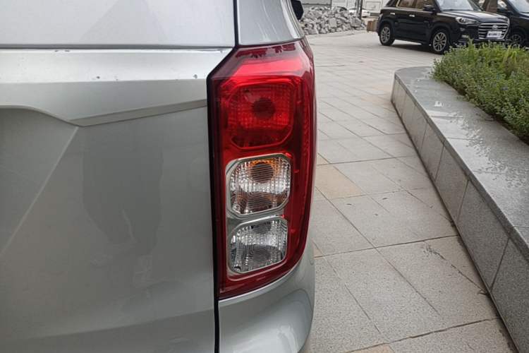 Used Wuling Hongguang 2019 1.5L S Comfort Edition China VI LAR Right Rear Taillight