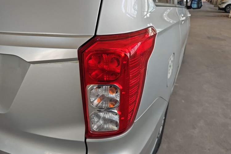 Used Wuling Hongguang 2019 1.5L S Comfort Edition China VI LAR Right Rear Taillight