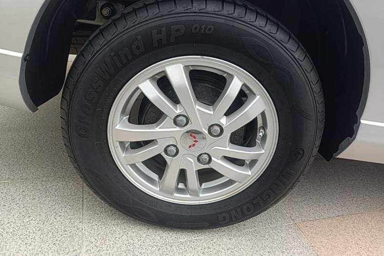 Used Wuling Hongguang 2019 1.5L S Comfort Edition China VI LAR Right Rear Wheel Hub