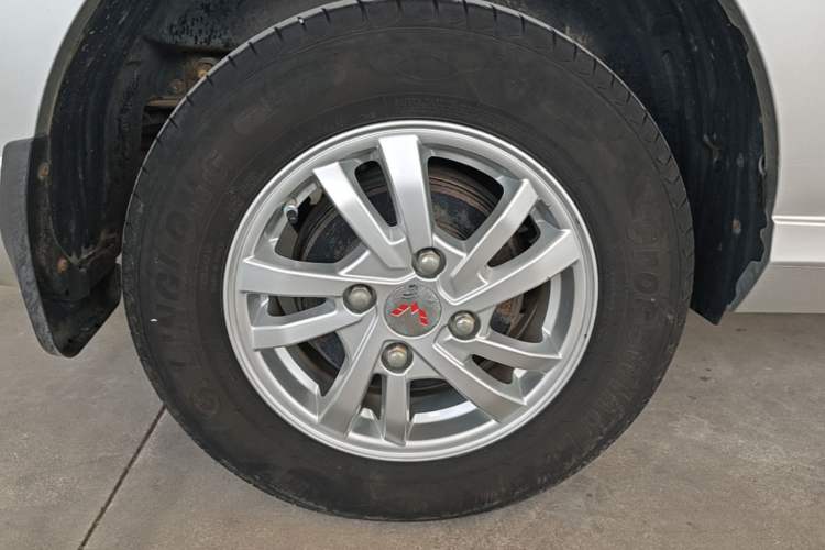 Used Wuling Hongguang 2019 1.5L S Comfort Edition China VI LAR Right Rear Wheel Hub