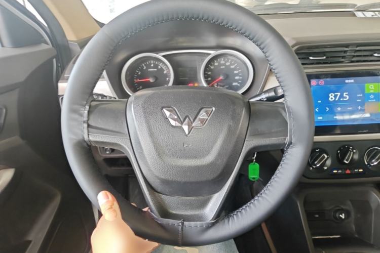 Used Wuling Hongguang 2019 1.5L S Comfort Edition China VI LAR Steering Wheel