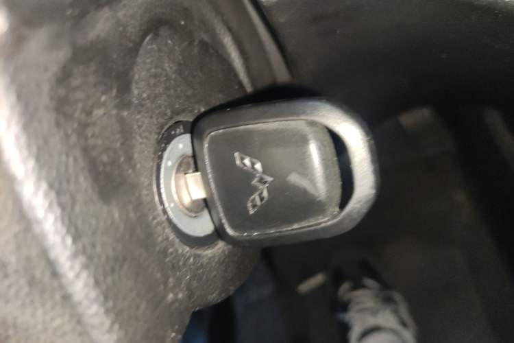 Used Wuling Hongguang 2019 1.5L S Base Version L2B Vehicle Key