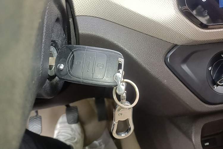 Used Wuling Hongguang 2019 1.5L S Comfort Edition China VI LAR Vehicle Key